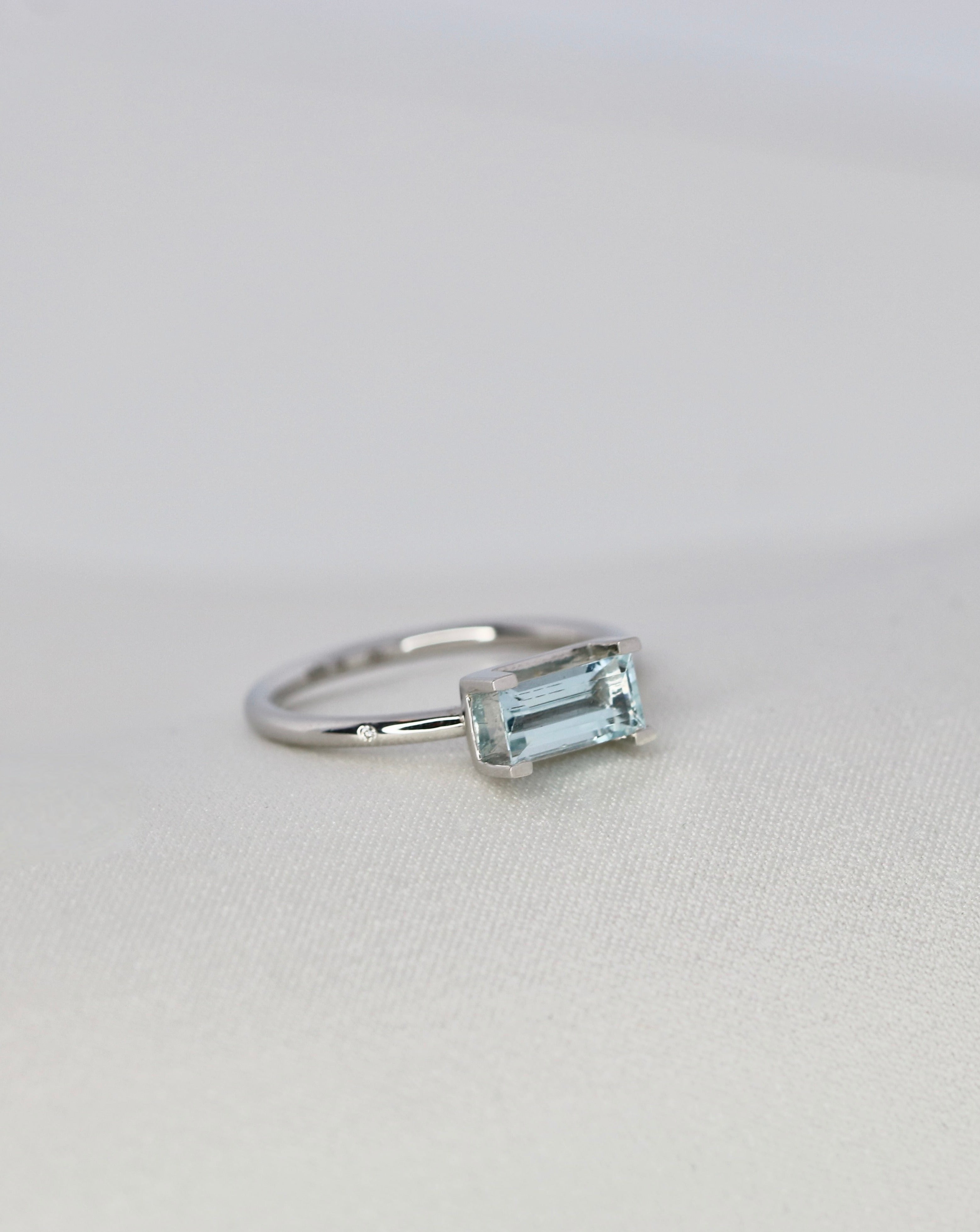 Nord Blue Ring - 18kt White Gold