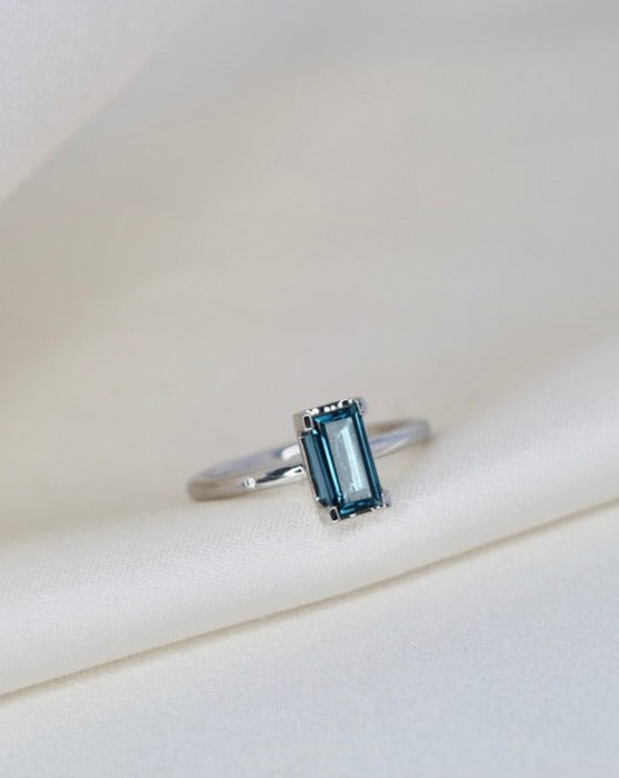 Nord London Blue Ring Turned - 18kt White Gold