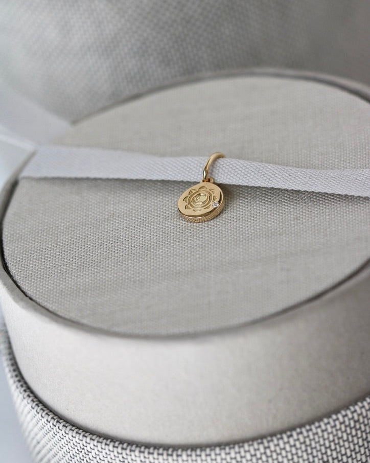 Inner Peace Sacral Chakra Pendant - 18kt Yellow Gold