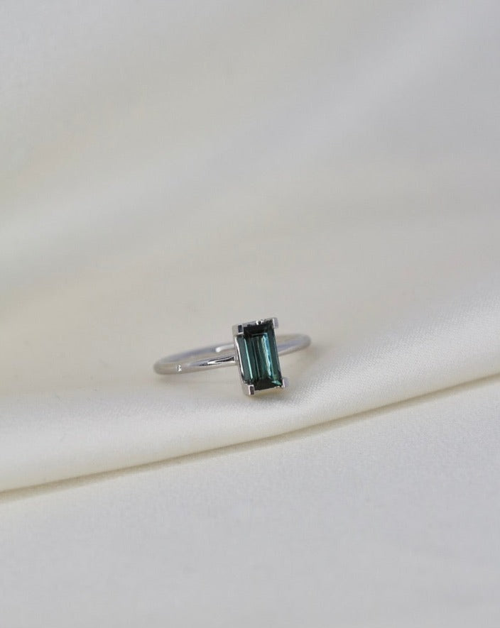 Nord Green Ring Turned - 18kt White Gold