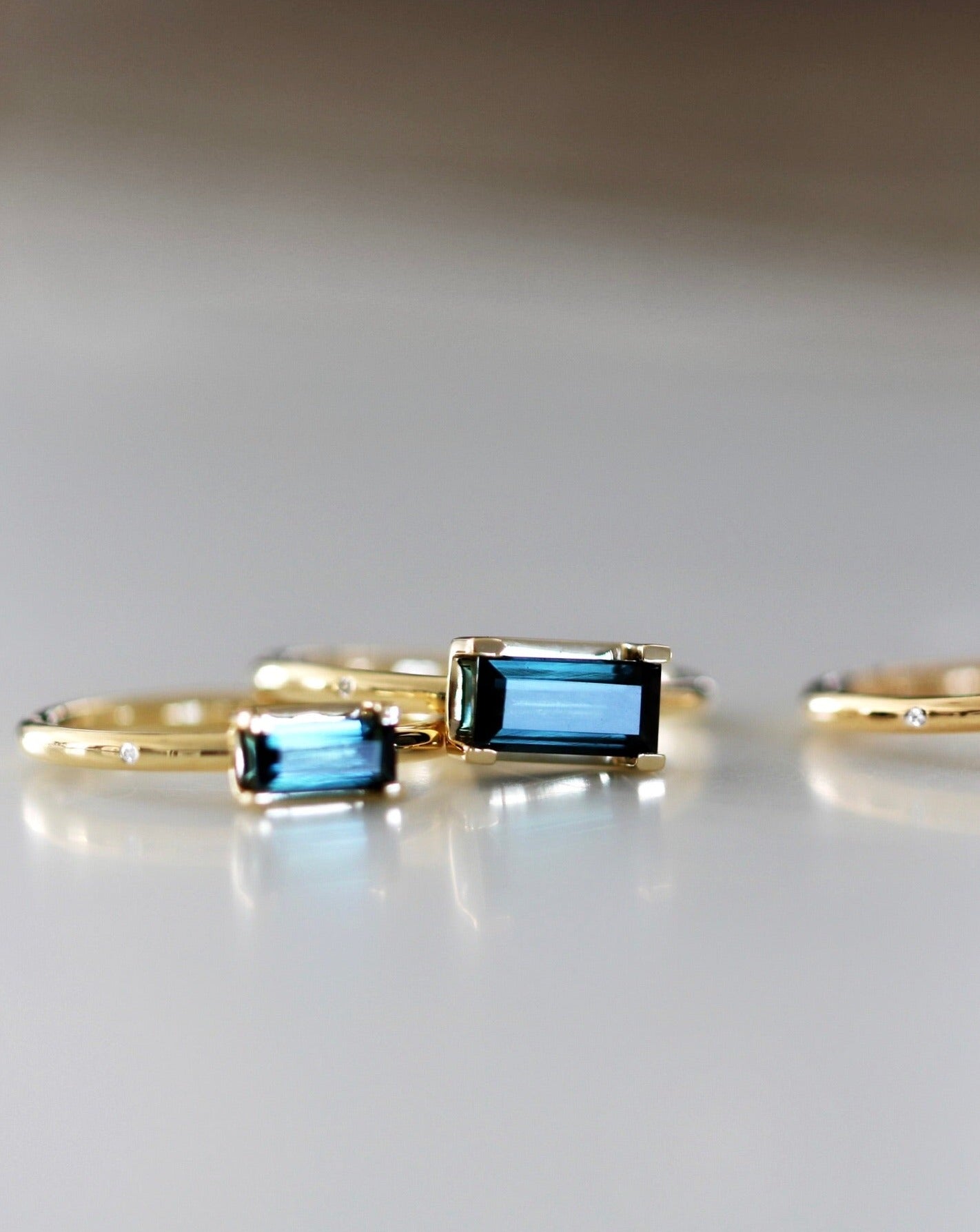 Nord London Blue Ring - 18kt Yellow Gold