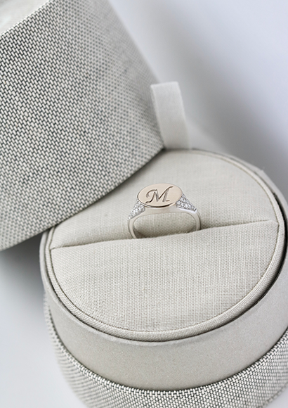 Signet Diamantring Solid - 18kt Gult Gull