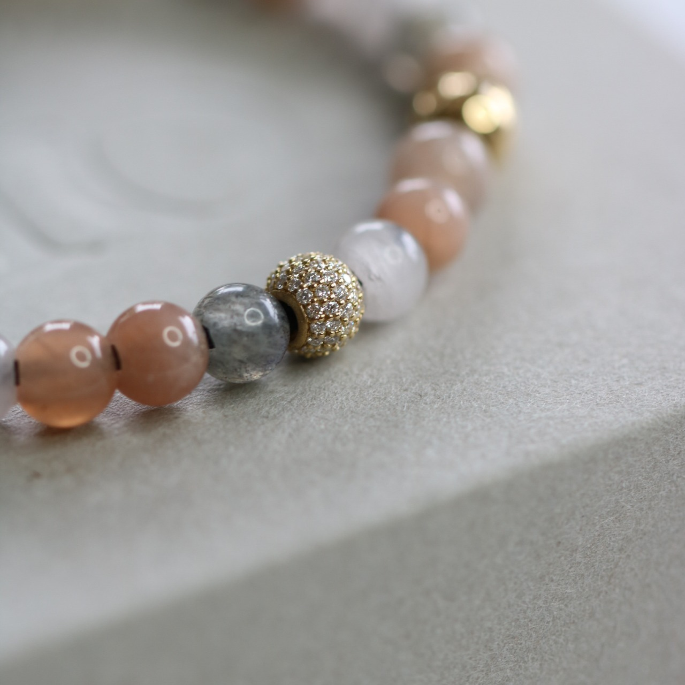 Inner Peace Hjertechakra Diamant armbånd – 18kt Gult Gull