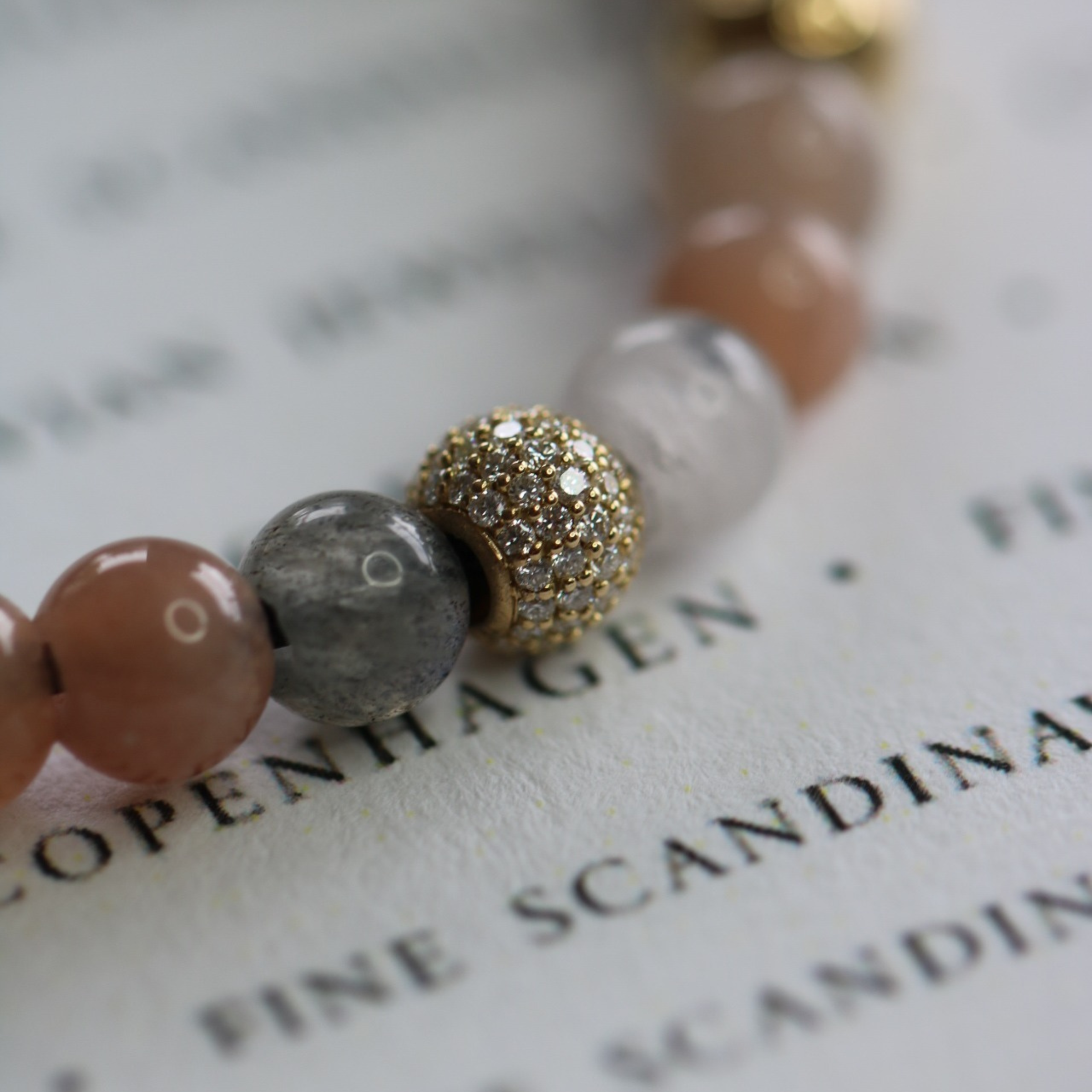 Inner Peace Hjertechakra Diamant armbånd – 18kt Gult Gull