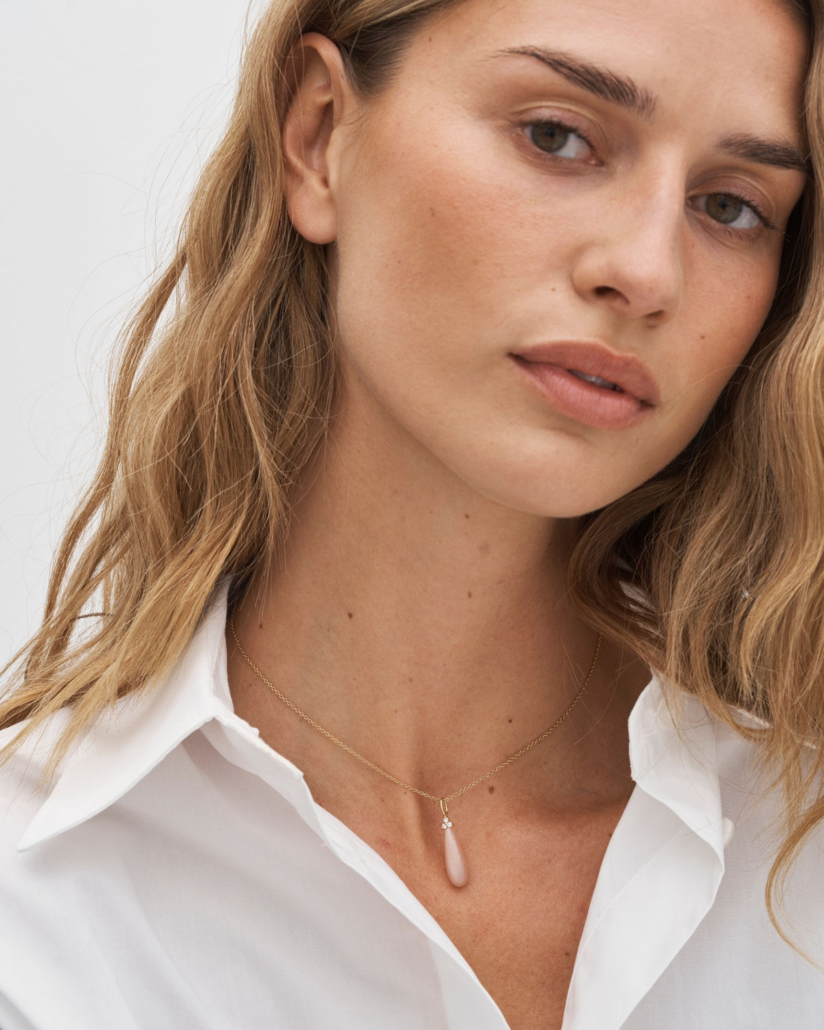 Fryd Blush Anheng - 18kt Gult Gull