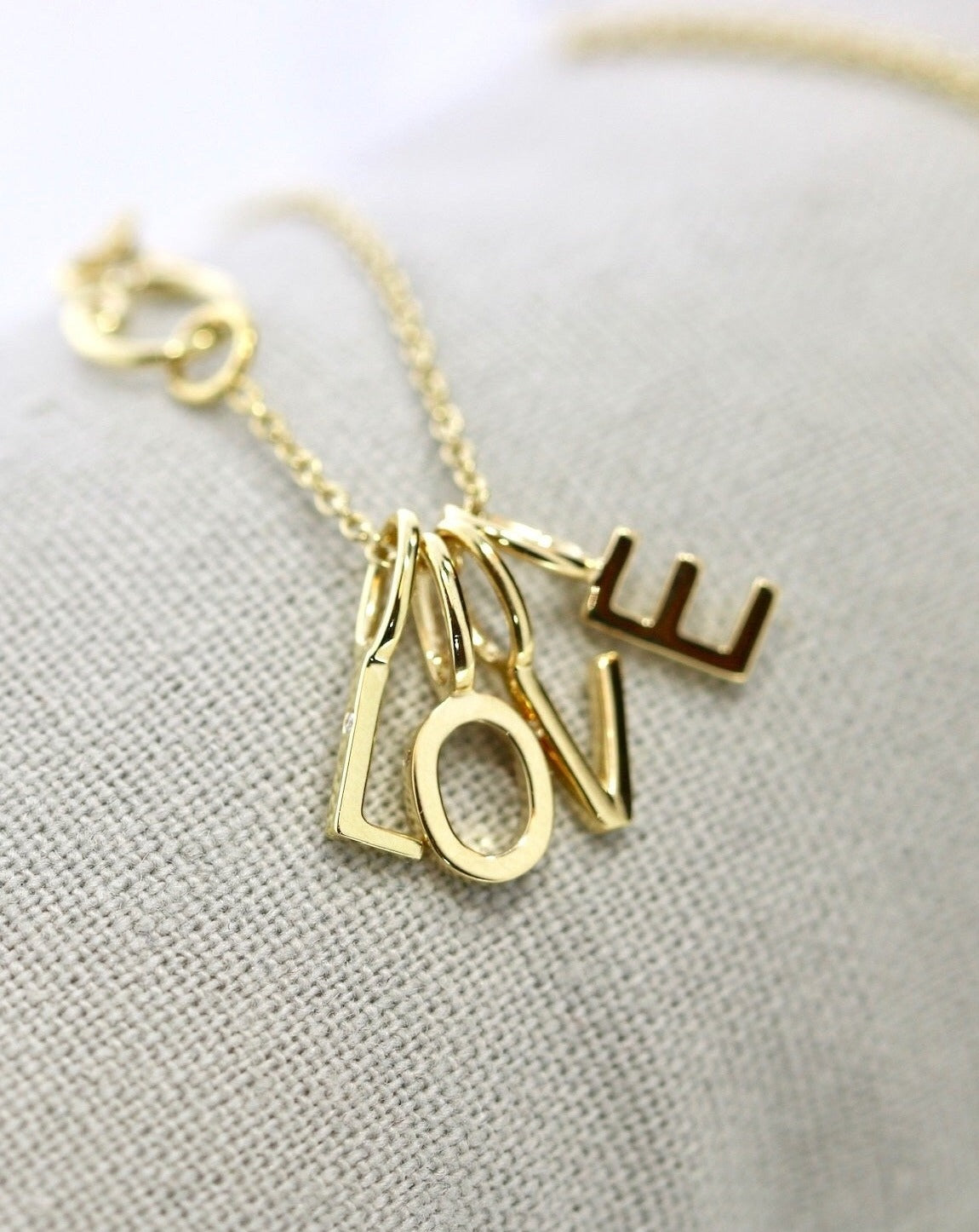 My E Pendant - 18kt Yellow Gold