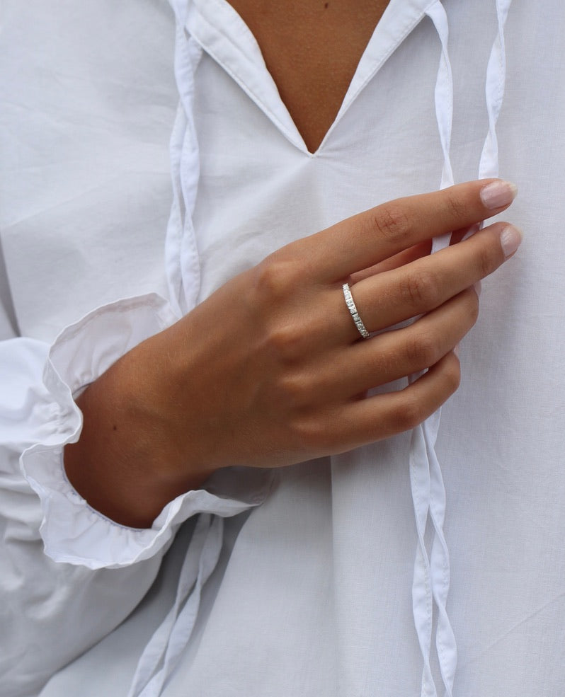 Rock Classic Diamantring Aligned - 18kt Hvitt Gull