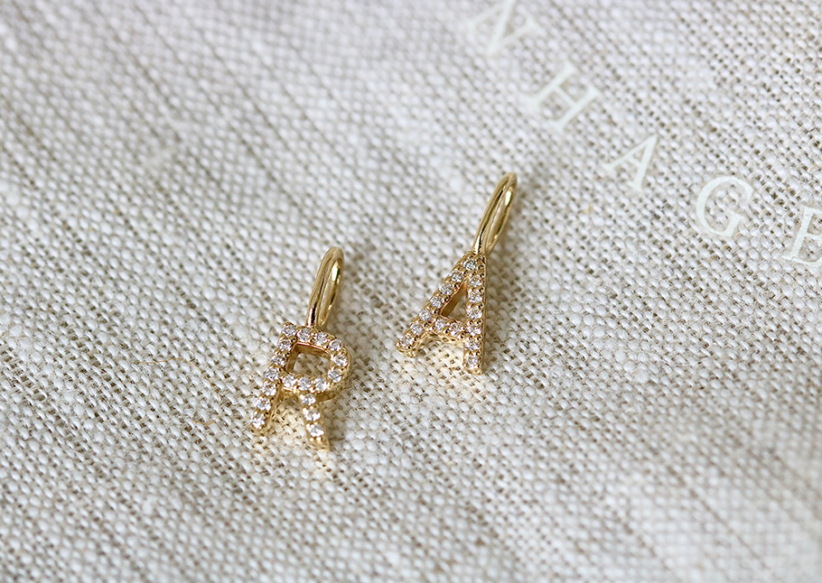 My R Diamond Pendant - 18kt Yellow Gold