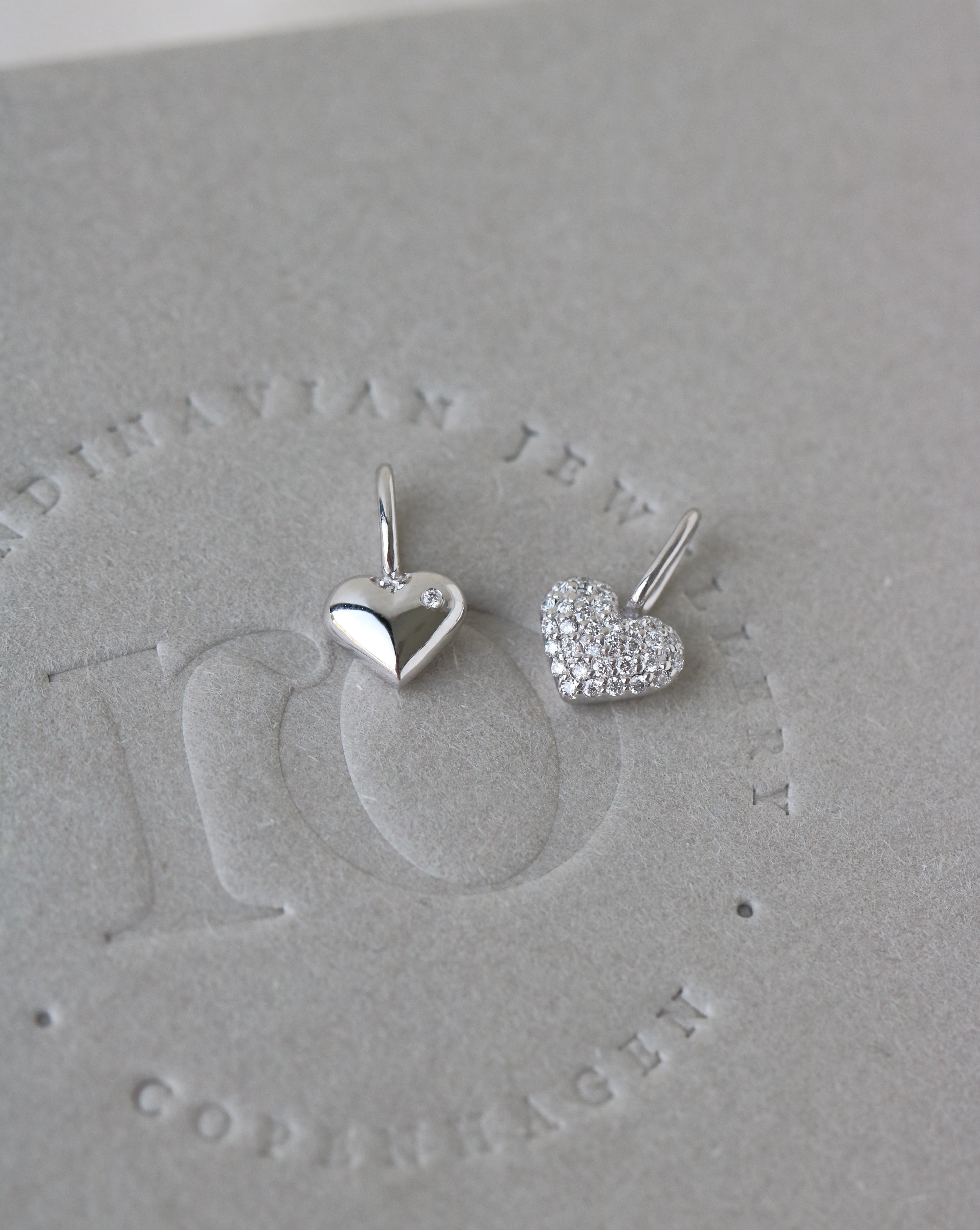 Symbols Heart Diamant Anheng - 18kt Hvitt Gull