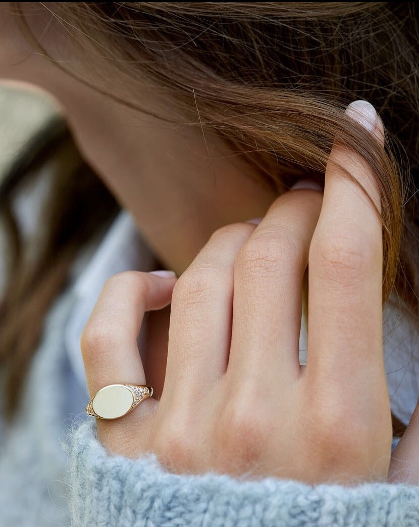 Signet Diamantring Solid - 18kt Gult Gull