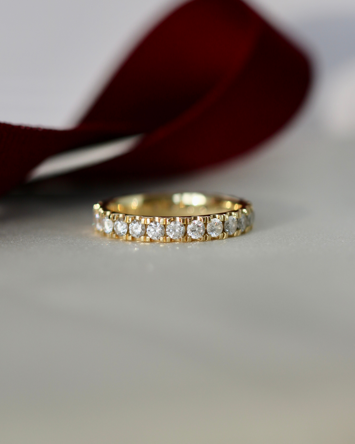 Meant to Be Her Classic Diamantring - 18kt Gult Gull